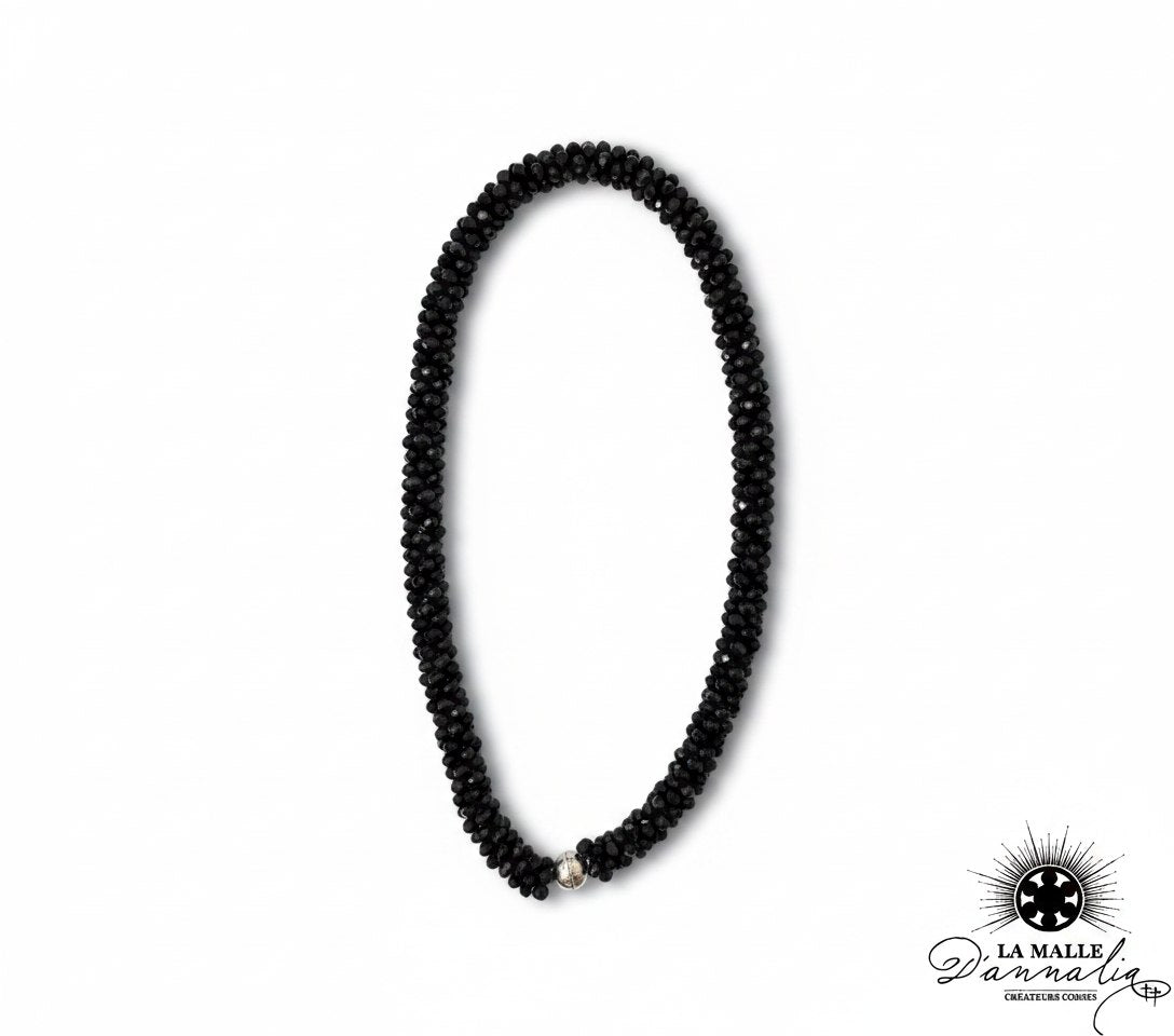 Collier en cristal à facettes noires avec fermoir argenté – La Malle d'Annalia