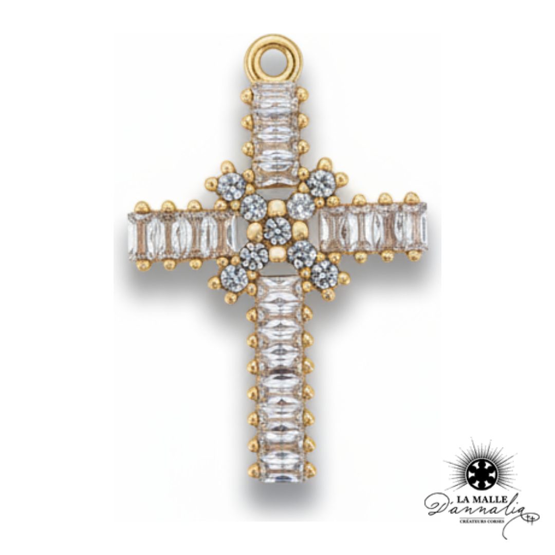 breloque croix majestueuse cristaux baguette dorés 2,9cm charm sacré architectural La Malle d'Annalia