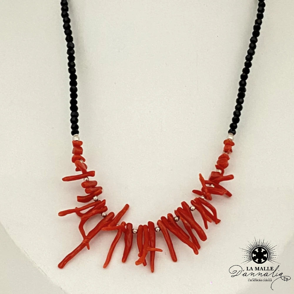 Collier Perles de Cristal et Branche de Corail Rouge